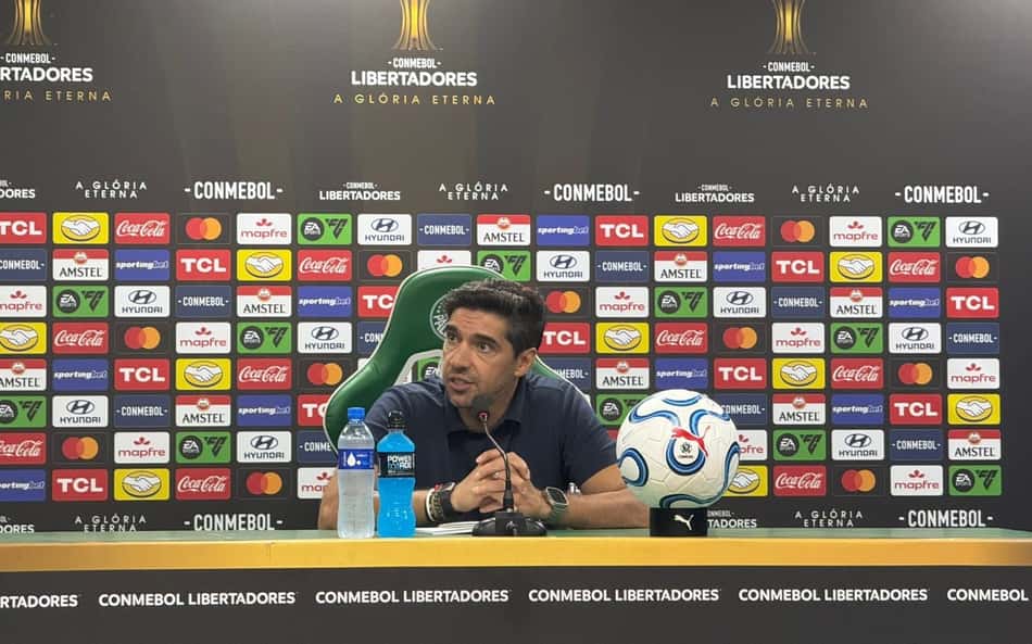 Abel nega displicência do Palmeiras e agradece torcida: 'Não estava à espera'