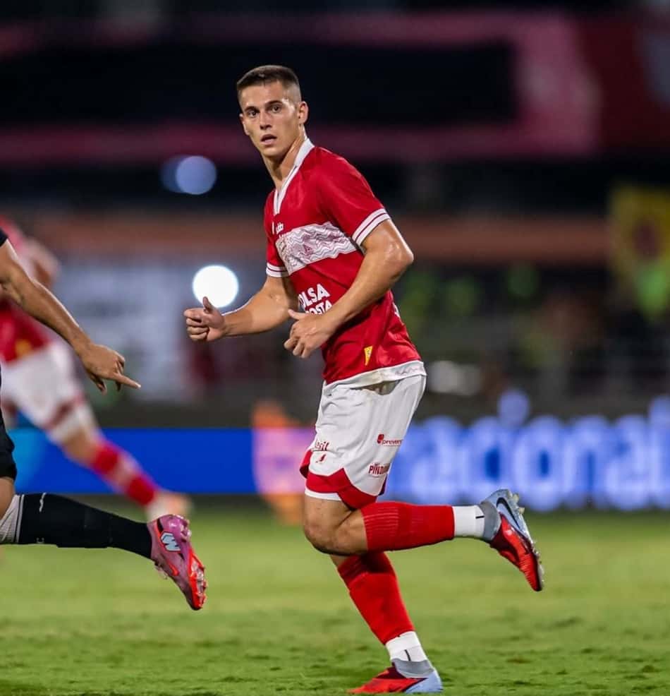Guilherme Estrella em campo pelo CRB