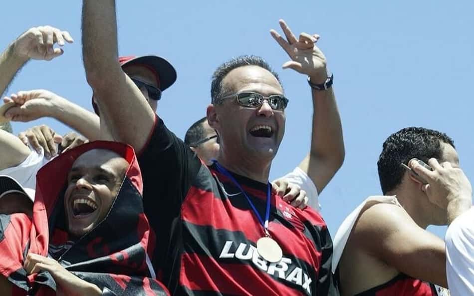 Oscar Schmidt comemora título do Campeonato Carioca pelo Flamengo (Foto: Reprodução/Instagram)
