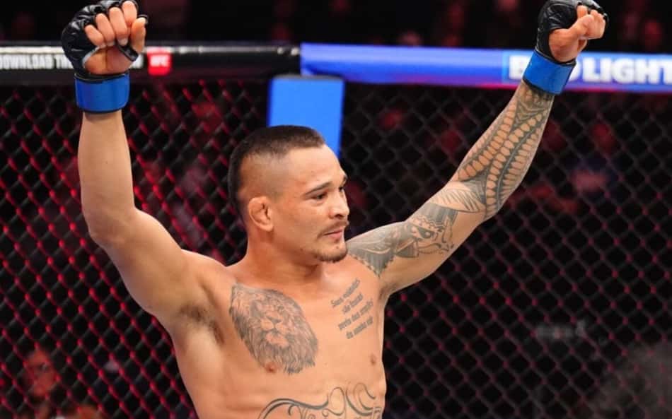 Nocaute explosivo rende bônus a novato brasileiro no UFC Winnipeg; veja vídeo