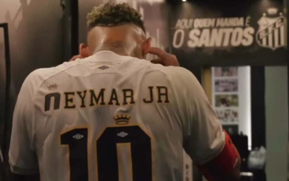 Neymar fez postagem nas redes sociais sobre gesto após a partida entre Santos e Fluminense (Foto: Reprodução)