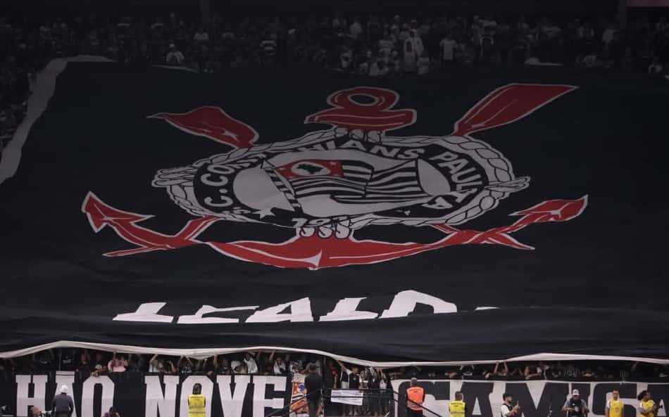 Organizada do Corinthians detona ação da PM em Florianópolis: 'Até quando?'