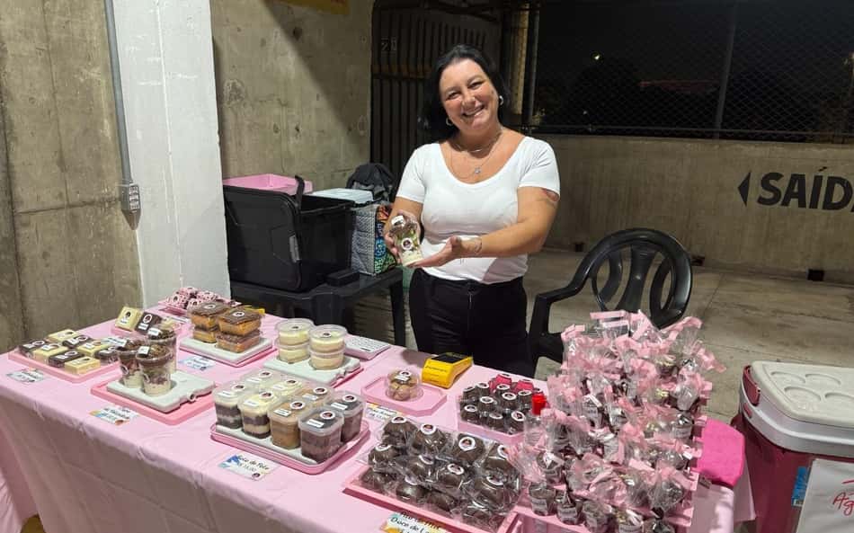 Geórgia é confeiteira e trabalha no Parque São Jorge. (Foto: Giselly Corrêa/Lance!)