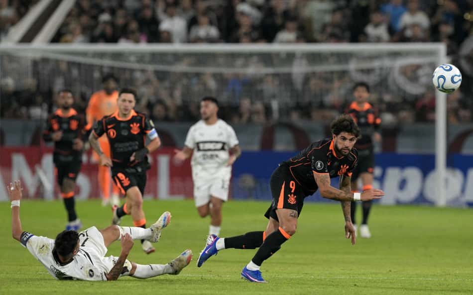 Chance perdida por Yuri Alberto em Platense x Corinthians viraliza: 'É por isso'