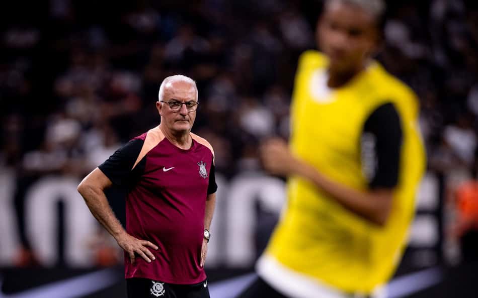 Dorival vira alvo após derrota do Corinthians para o Fluminense: 'Lamentável'