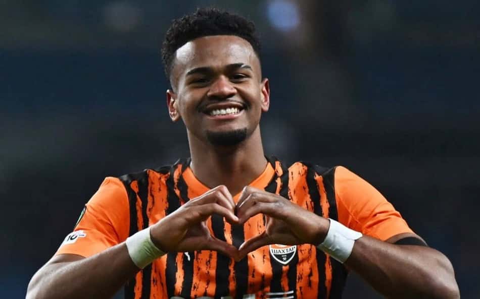 Ex-Atlético marca dois gols em vitória do Shakhtar na Conference League