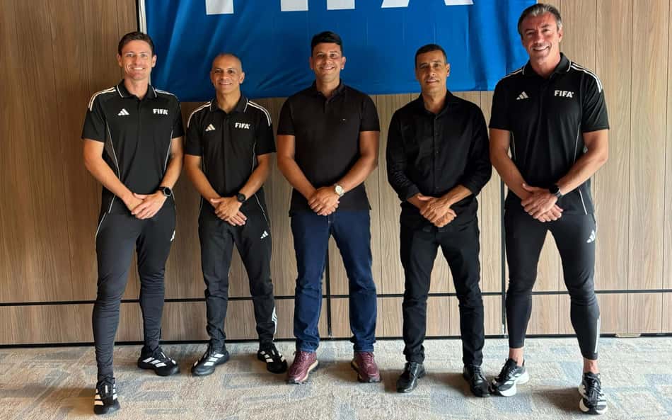 Três árbitros e seis assistentes do Brasil estarão na Copa do Mundo; veja quem são