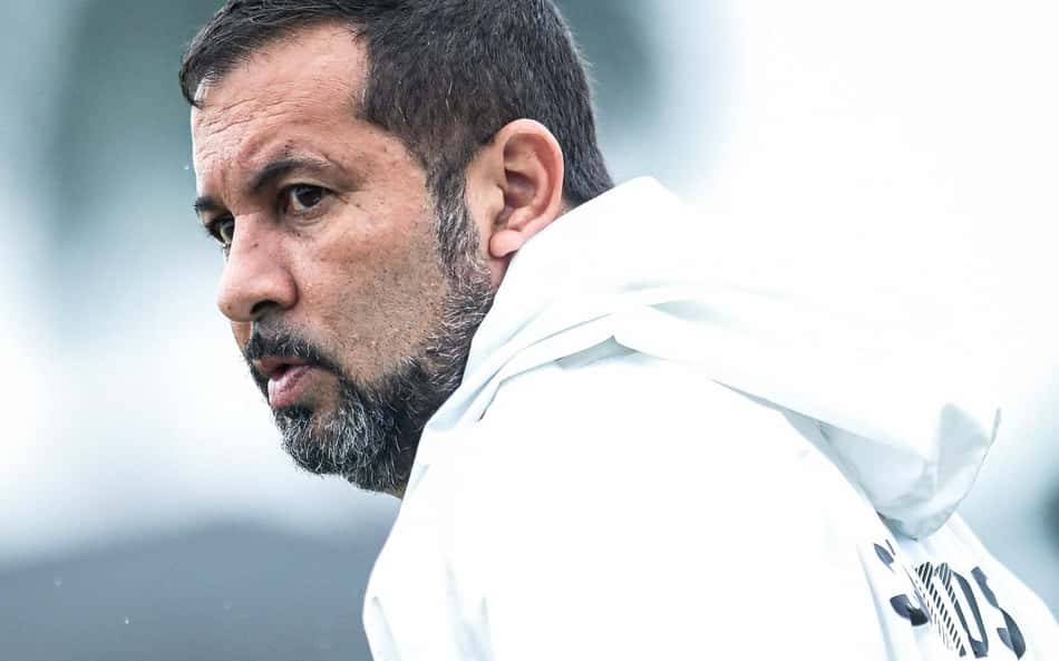 Caio Couto é treinador do Santos feminino desde 2024. (Foto: Reinaldo Campos/ Santos F.C.)