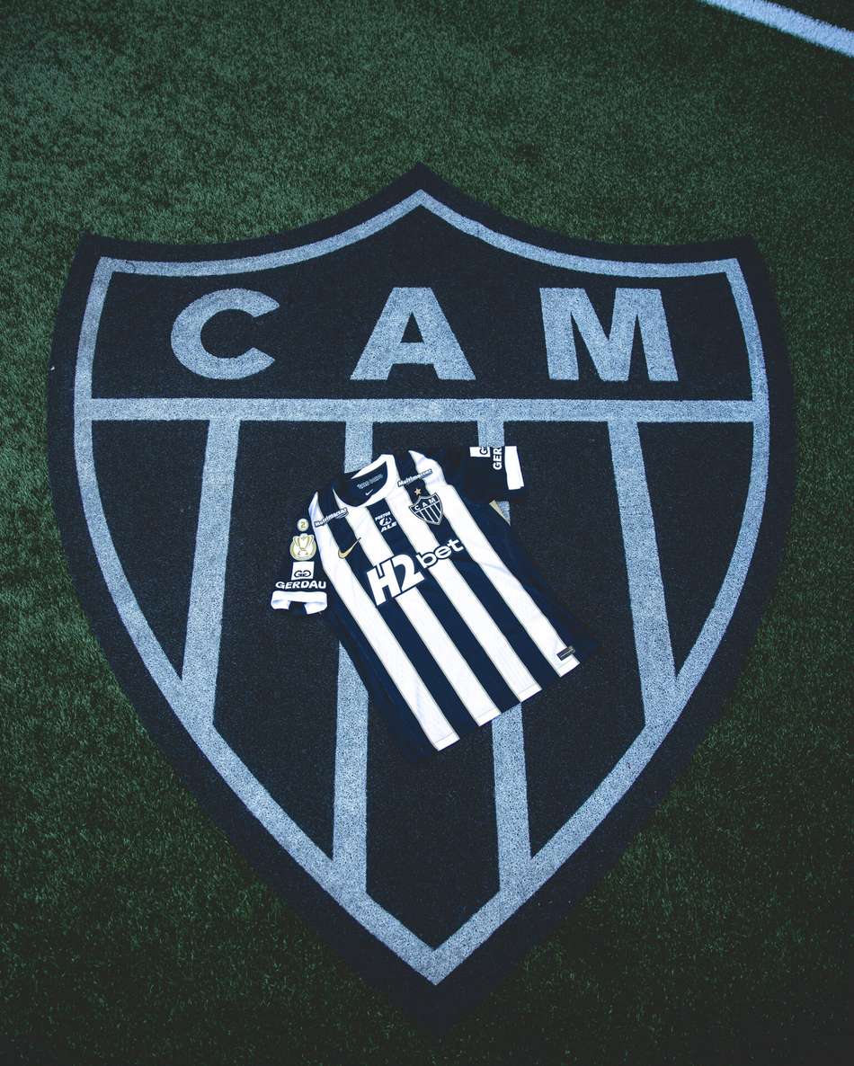 camisa do Atlético no escudo (Foto: Pedro Souza / Atlético)