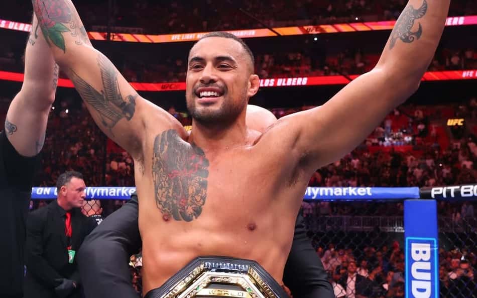 Carlos Ulberg conquista cinturão dos meio-pesados do UFC (Foto: Reprodução/UFC)