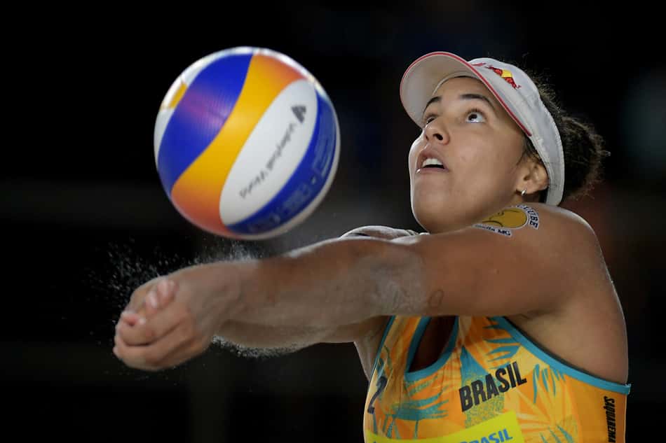 Duda Lisboa em ação na etapa de Saquarema do Circuito Mundial (Foto: Dhavid Normando/FV Imagem/CBV)