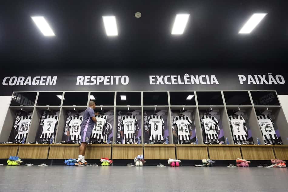 Botafogo confirmou escalação para enfrentar o Coritiba
