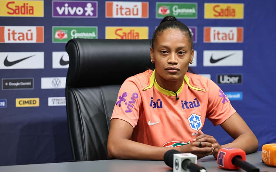 Ary Borges durante coletiva da Seleção Brasileira Feminina em Cuiabá. (Foto: Lívia Villas Boas/CBF)