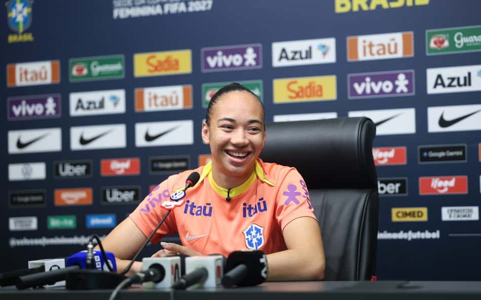 Aline Gomes destaca apoio da torcida em jogos do Brasil: 'Faz muita diferença para nós'