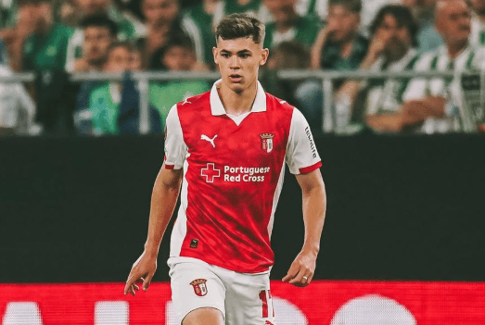 Gabriel Moscardo na partida entre Braga e Real Bétis na Europa League (Foto: Reprodução / Instagram)