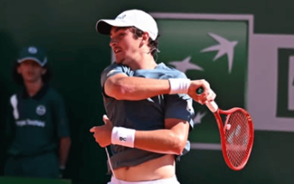 João Fonseca na vitória sobre Berrettini em Monte Carlo (Reprodução)