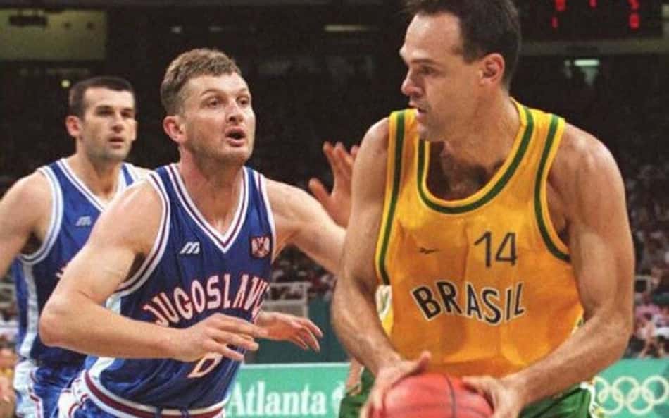 Oscar Schmidt é homenageado em cerimônia do Hall da Fama do COB
