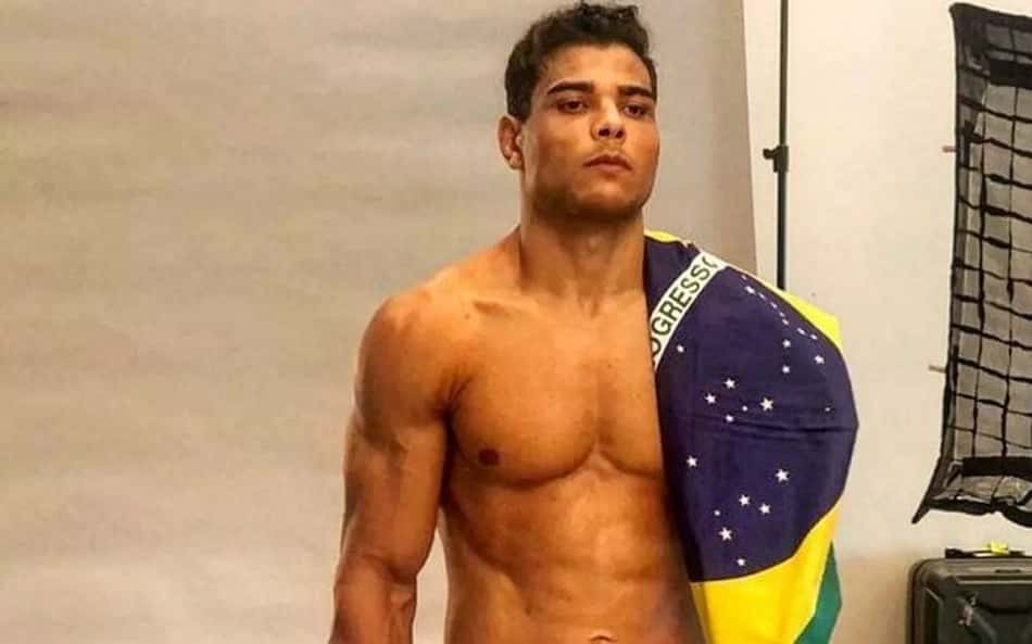 Adversário de Borrachinha, russo é 'abraçado' por fãs do Brasil antes de UFC 327