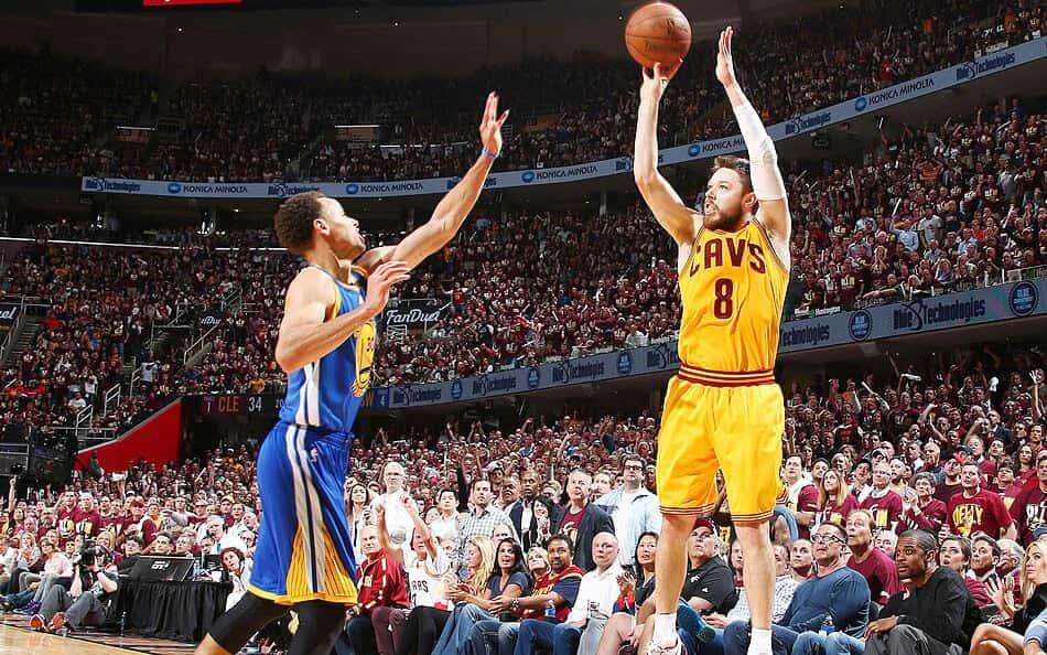 Chocolate amargo na Páscoa: campanha histórica do Warriors termina em virada dolorosa na NBA