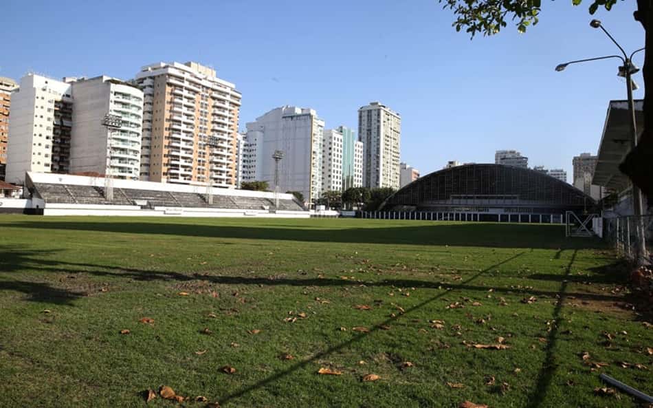 Estádios de futebol do Brasil que não existem mais