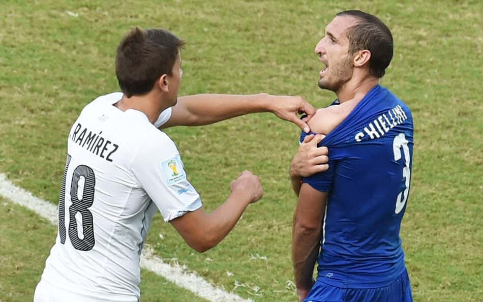 Arena das Dunas e mordida de Suárez: relembre o último jogo da Itália em Copas 