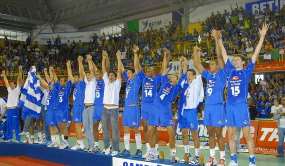 Elenco do Minas campeão da Superliga Masculina 2006/2007 (Foto: Reprodução)