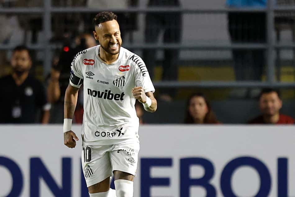 Neymar comemora gol contra Recoleta pela Sul-Americana