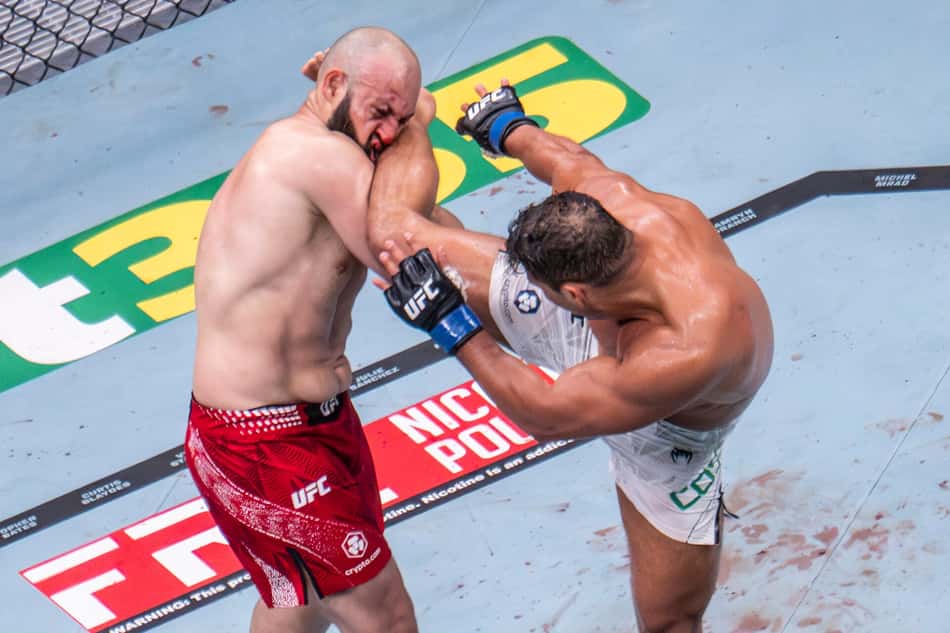 Borrachinha vence Azamat Murzakanov no UFC 327