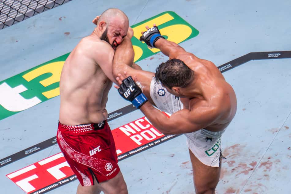 Borrachinha vence Azamat Murzakanov no UFC 327