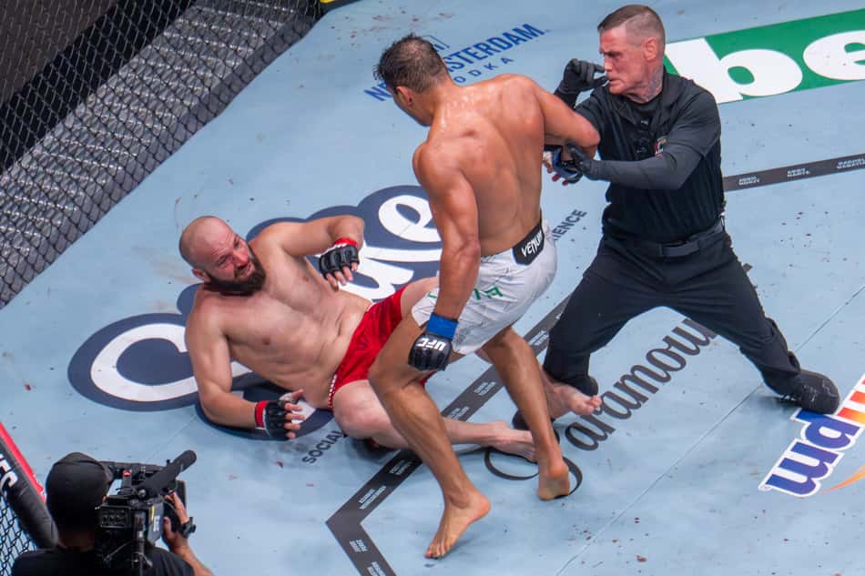 Borrachinha vence Azamat Murzakanov no UFC 327