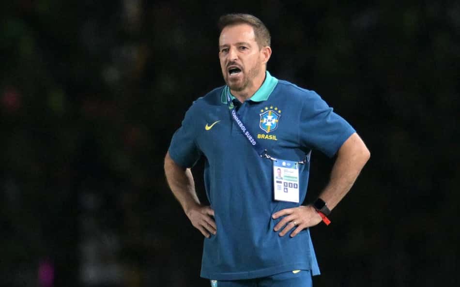 Cruzeiro 4 x 0 Grêmio no Brasileirão 1990; golaço de Luiz Gustavo e show no Mineirão
