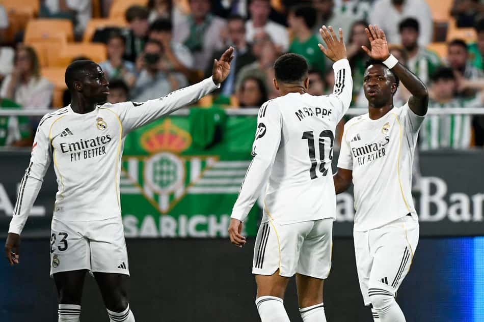 Real Betis e Real Madrid empataram por 1 a 1 em La Liga (Foto: CRISTINA QUICLER / AFP)