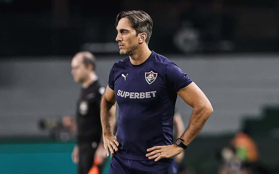 Zubeldía diz que gol do Fluminense foi mal anulado: 'Erro do defensor'