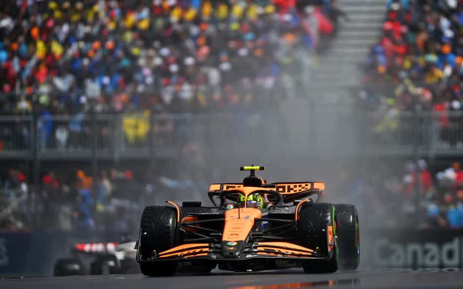 Lando Norris, da McLaren, em ação no GP do Canada pela F1 2024 (Foto: Rudy Carezzevoli/Getty Images/AFP)