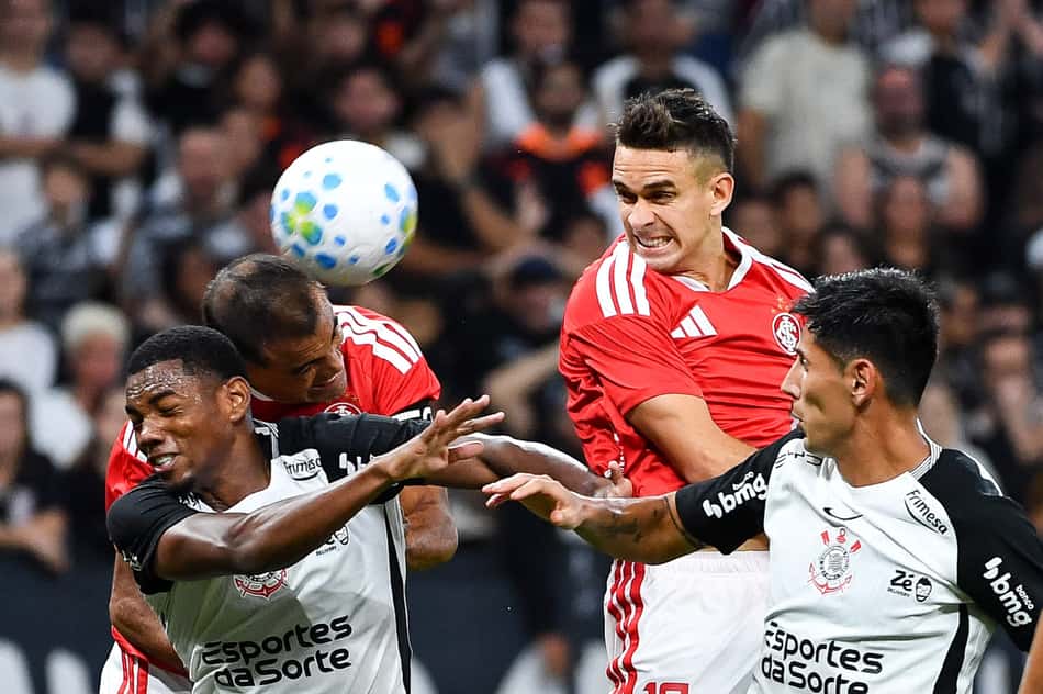 Internacional e Corinthians farão um jogo de Copa do Brasil após nove anos (Foto: Roberto Casimiro /Fotoarena/Folhapress)