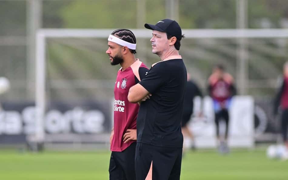 Memphis é relacionado pelo Corinthians para jogo contra o Atlético-MG; veja escalação