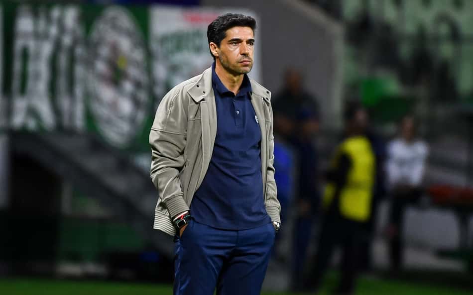 Conmebol abre investigação contra Abel Ferreira por gesto a Flaco em gol do Palmeiras