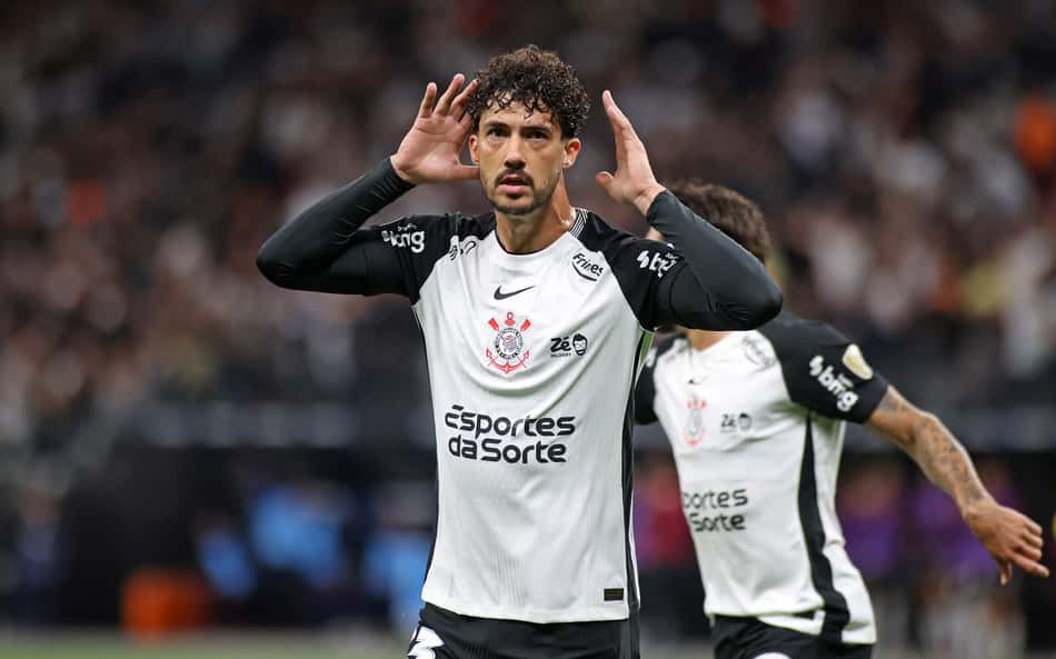 Corinthians: Gustavo Henrique explica CNH para ônibus e celebra bom momento
