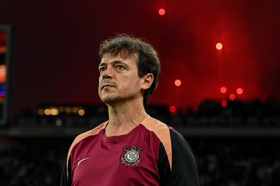Fernando Diniz supera Abel Ferreira e bate recorde histórico na Libertadores