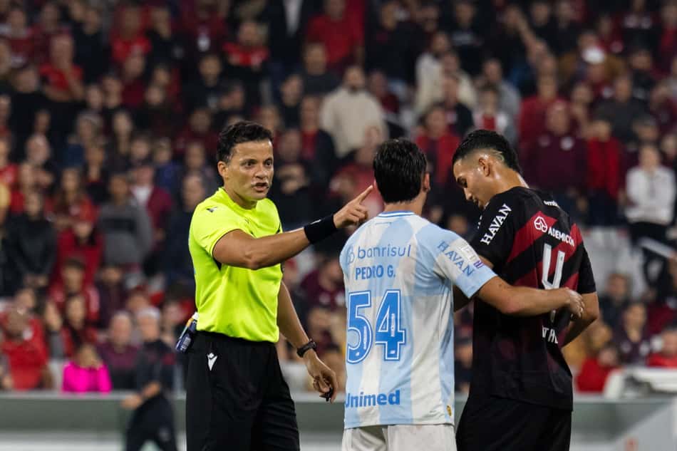 Athletico-PR x Grêmio pelo Brasileirão (Foto: Isaque Carvalho/Onzex Press e Imagens/Folhapress)