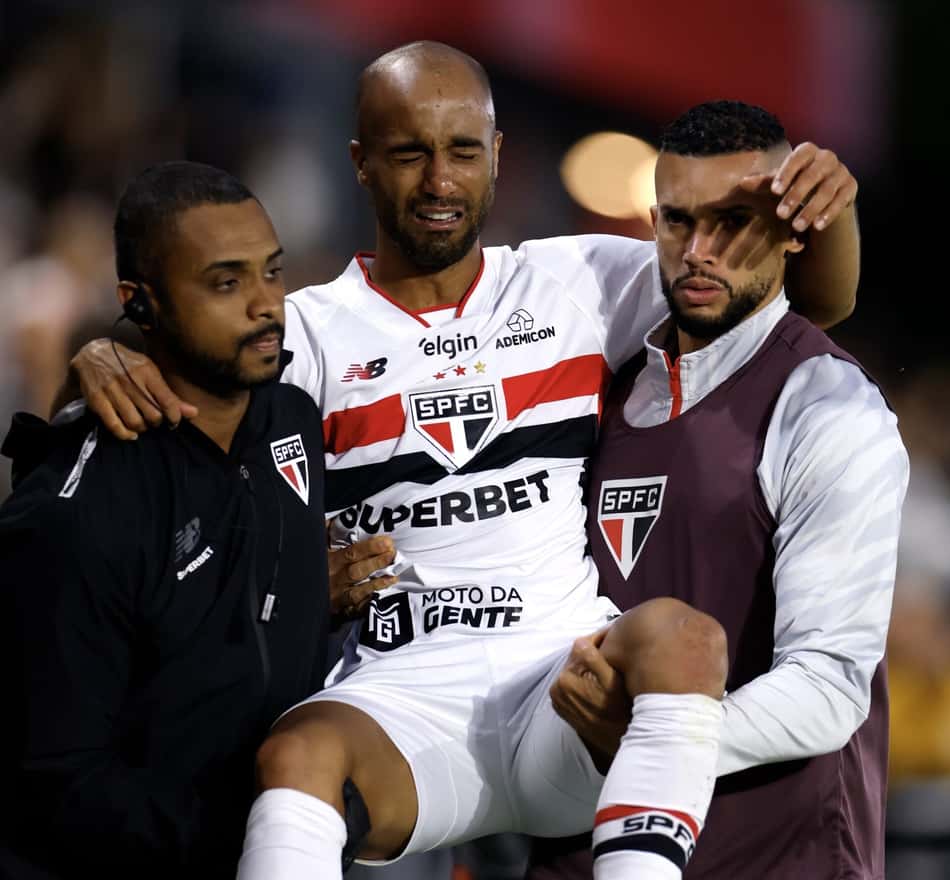 Lucas Moura se lesionou novamente em São Paulo x Bahia (Foto: Marcello Zambrana/AGIF/Folhapress)