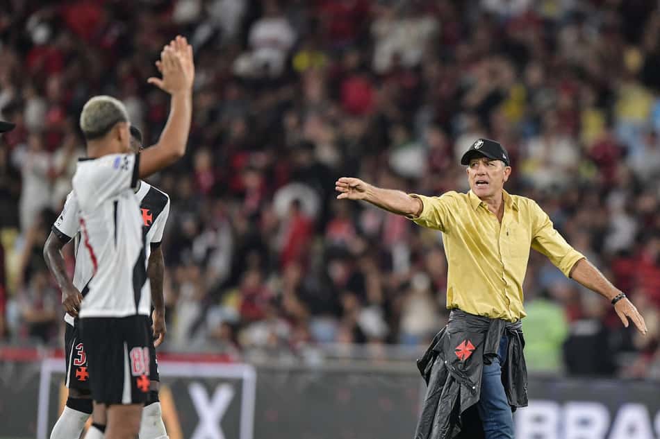 Renato Gaúcho no clássico entre Vasco e FLamengo (Foto: Thiago Ribeiro/AGIF/Folhapress)