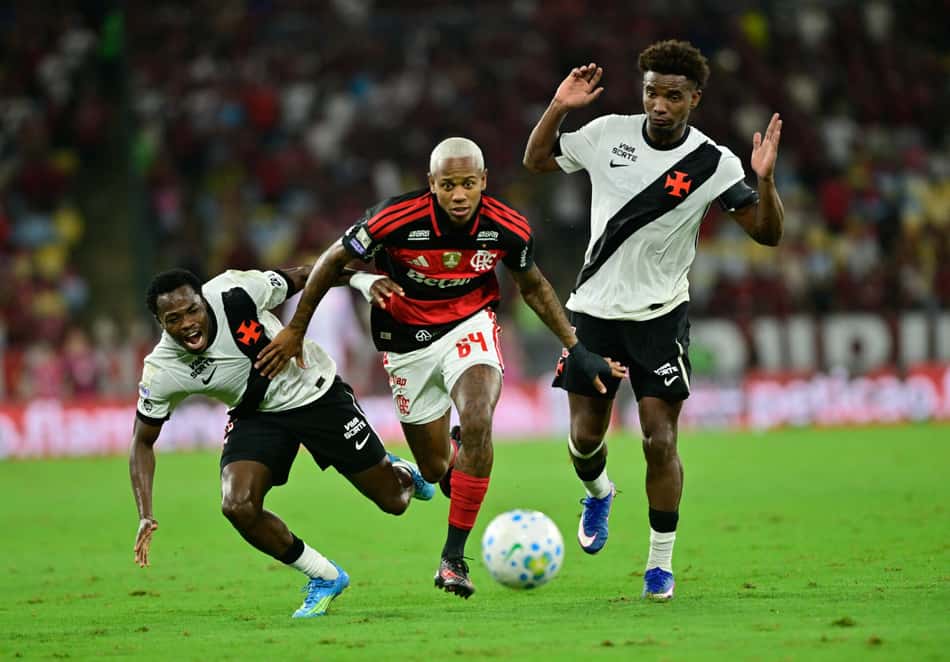 Wallace Yan em ação durante Flamengo x Vasco (Foto: Andre Ricardo/Sports Press Photo/SPP) (Foto: Sports Press Photo / Sports Press Photo/Fotoarena/Folhapress)