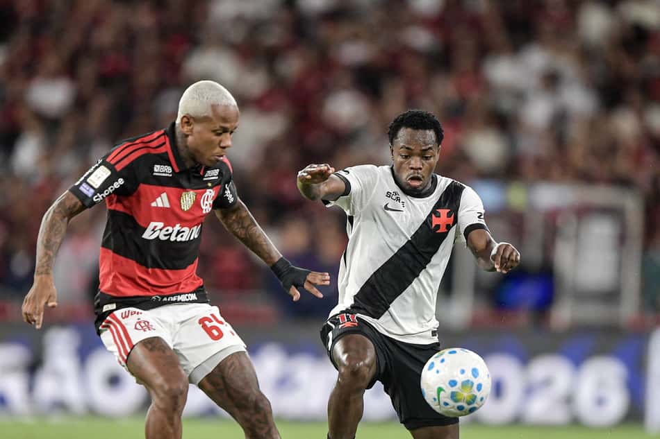 Wallace Yan em Flamengo x Vasco (Foto: Thiago Ribeiro/AGIF/Folhapress)