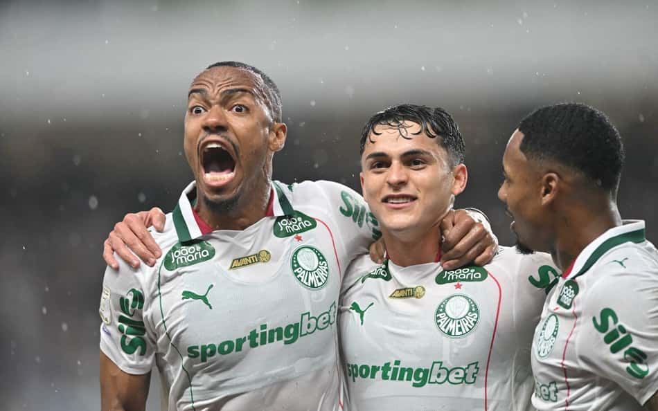 Especialista de arbitragem dá veredito sobre gol anulado do Palmeiras