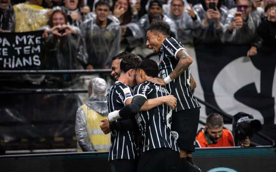 Jogador do Corinthians vira assunto após vitória contra o São Paulo: 'É seleção'
