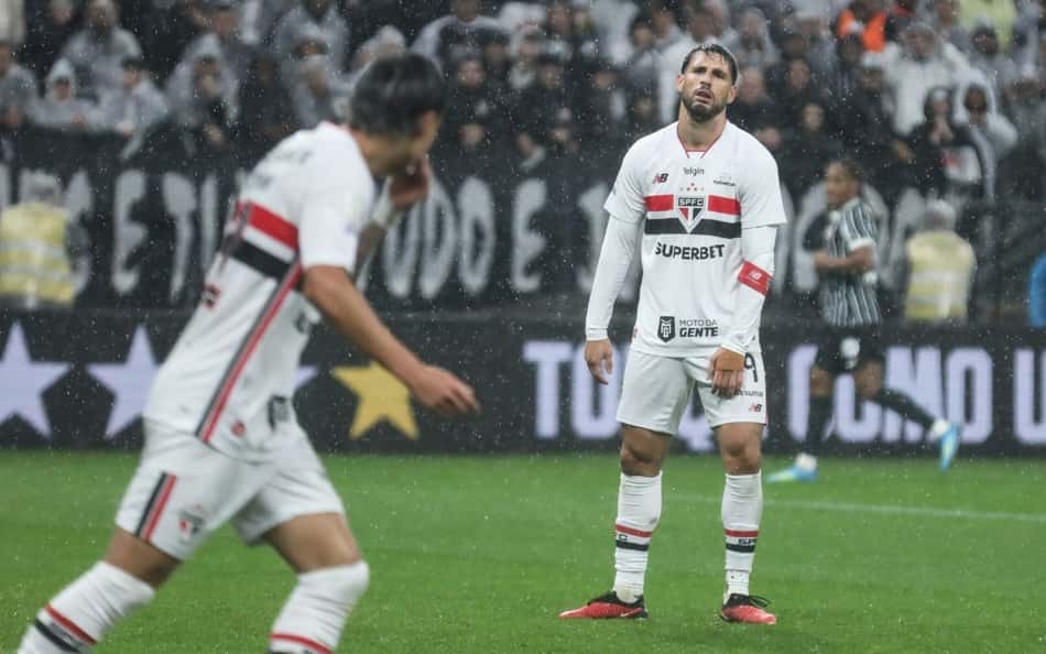 Calleri abre o coração após derrota do São Paulo e critica arbitragem em clássico