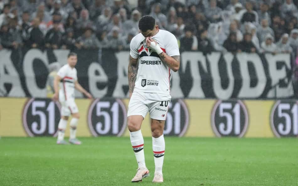 Luciano cobra reação do São Paulo após derrota no clássico contra o Corinthians
