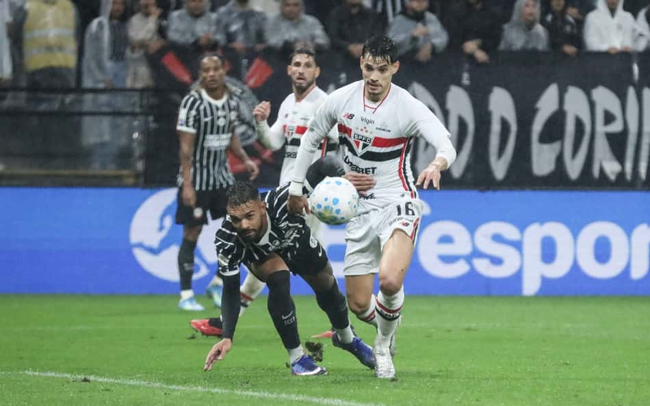 Bobadilla, do São Paulo, em clássico contra o Corinthians