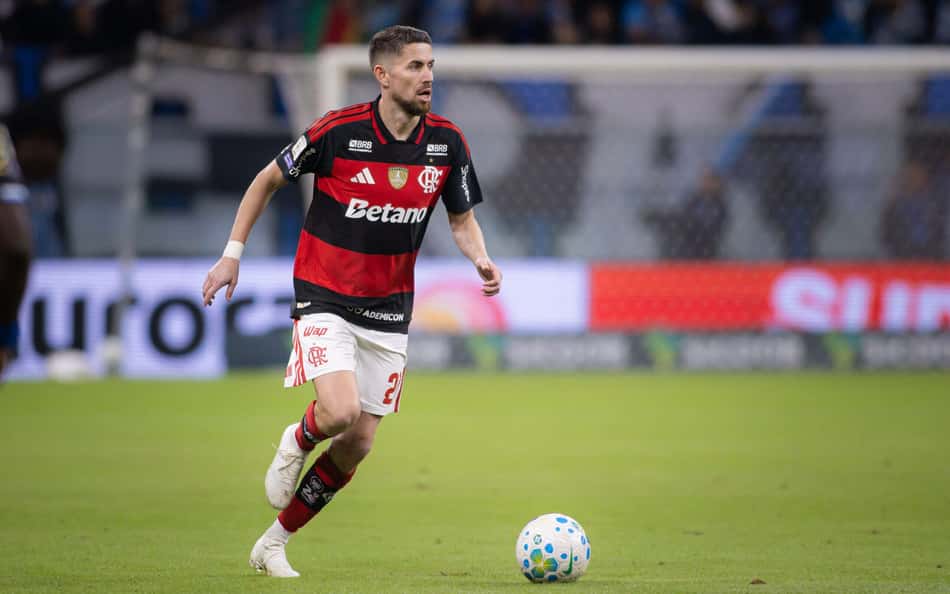 Jorginho alia volume e precisão de passes para liderar o Flamengo